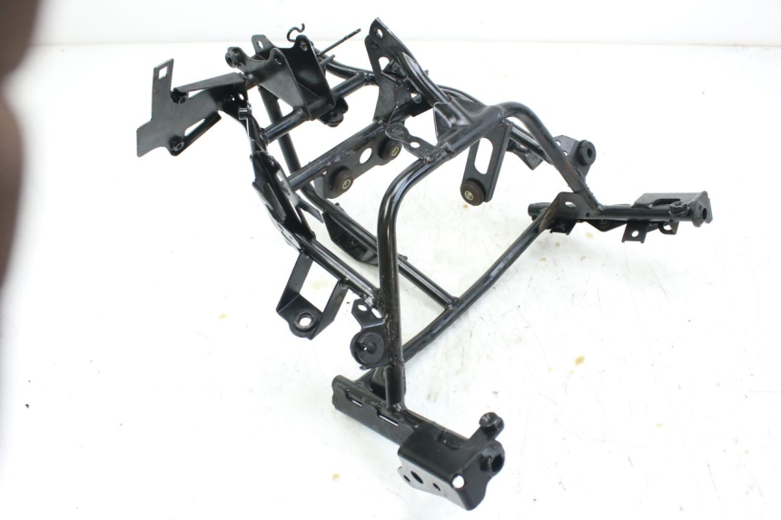 photo de ARAÑA FRONTAL HONDA FES S-WING SWING ABS 125 (2007 - 2015) - Primer plano técnico