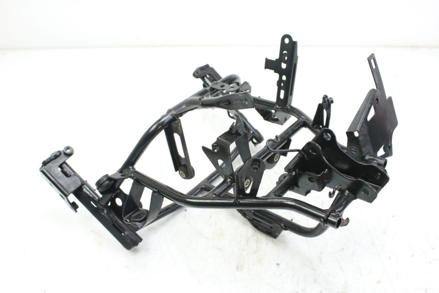 photo de ARAÑA FRONTAL HONDA FES S-WING SWING ABS 125 (2007 - 2015) - Detalles de los puntos de fijación