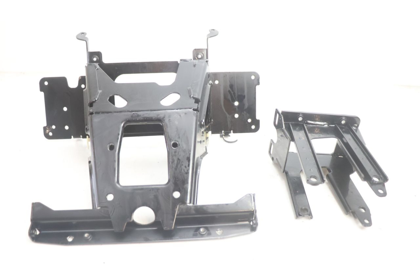 photo de CARENADO FRONTAL ARA HARLEY DAVIDSON ROAD GLIDE FLTRXSE 1920 (2018 - 2022) - Primer plano técnico