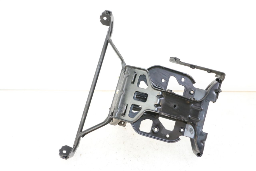 photo de CARENADO FRONTAL ARA PEUGEOT SATELIS 125 (2013 - 2018) - Detalle de la pieza