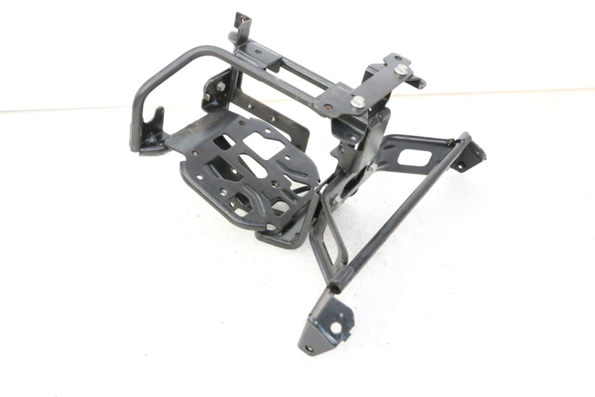 photo de CARENADO FRONTAL ARA PEUGEOT SATELIS 125 (2013 - 2018) - Primer plano técnico