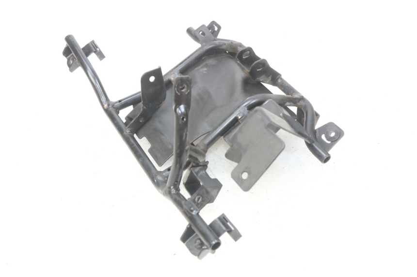 photo de ARAÑA FRONTAL SUZUKI SIXTEEN 125 (2008 - 2010) - Detalle de la pieza