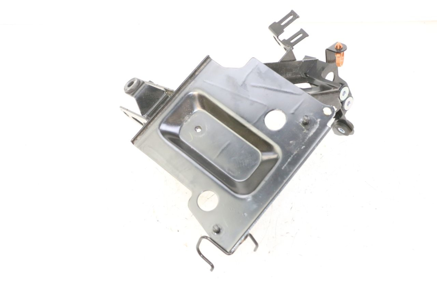 photo de CARENADO FRONTAL ARA YAMAHA XMAX X-MAX 125 (2021 - 2025) - Detalle de la pieza