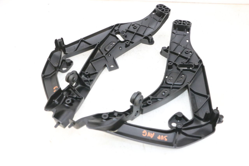 photo de CARENADO FRONTAL ARA BMW R GS 1250 (2021 - 2024) - Estado de la superficie y material