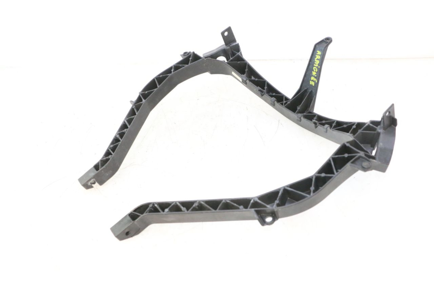 photo de CARENADO FRONTAL ARA CAN-AM SPYDER RS 1000 (2008 - 2012) - Detalle de la pieza
