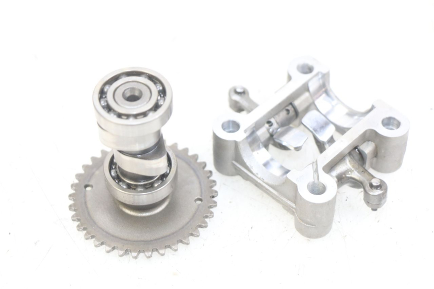 photo de ÁRBOL DE LEVAS KYMCO AGILITY 16+ 4T 50 (2018 - 2023) - Detalles de los puntos de fijación