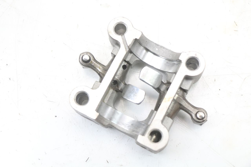 photo de ÁRBOL DE LEVAS KYMCO AGILITY RS 4T 50 (2009 - 2013) - Primer plano técnico