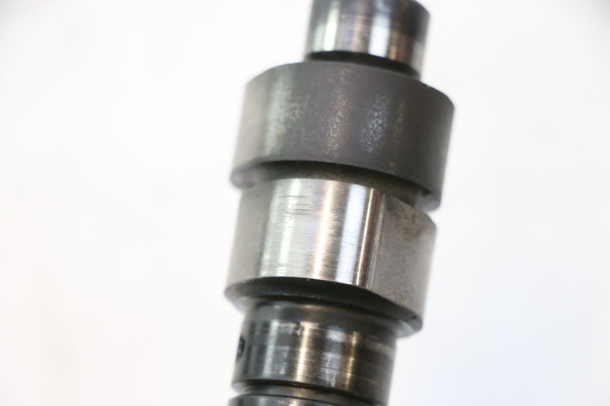 photo de ARBOL LEVAS SUZUKI BURGMAN 125 (2007 - 2014) - Detalles de los puntos de fijación