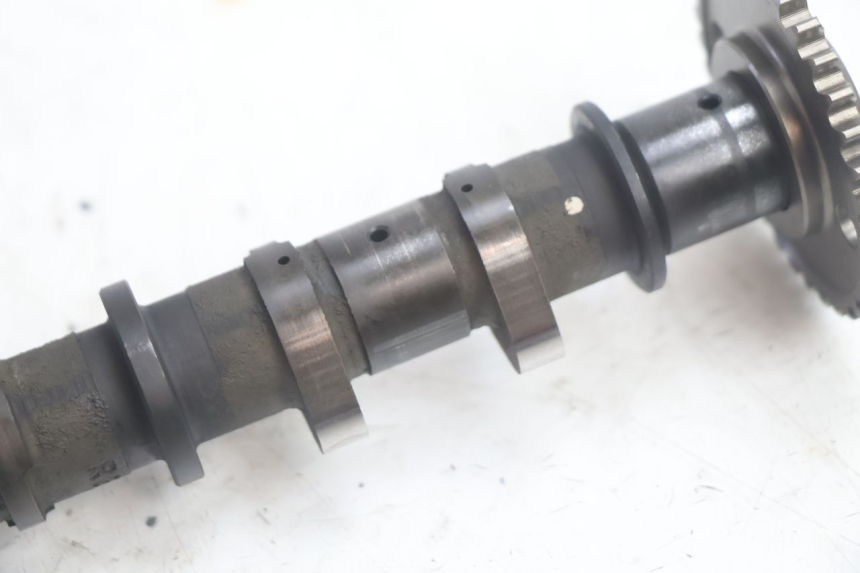 photo de ARBOL LEVAS SUZUKI BURGMAN EXECUTIVE ABS 650 (2006 - 2012) - Detalles de los puntos de fijación