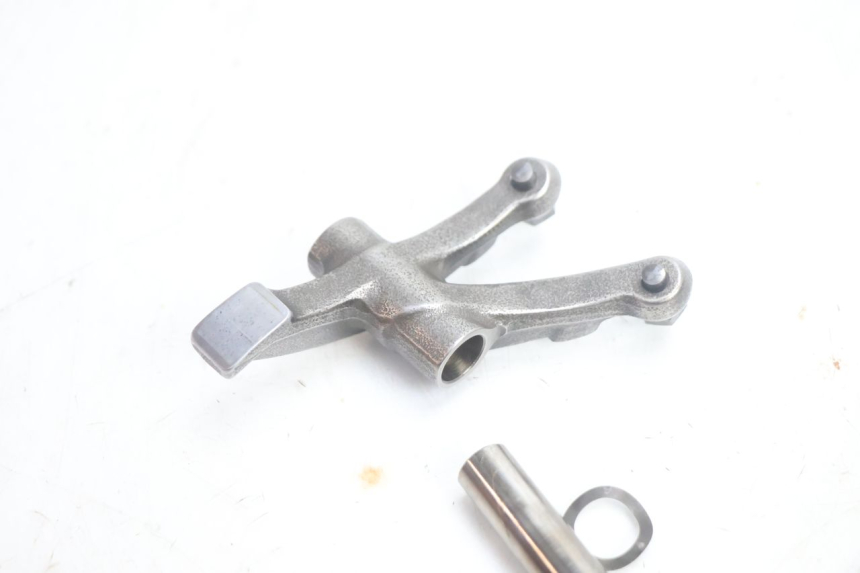 photo de ARBOL LEVAS SUZUKI DR S 600 (1985 - 1989) - Detalles de los puntos de fijación