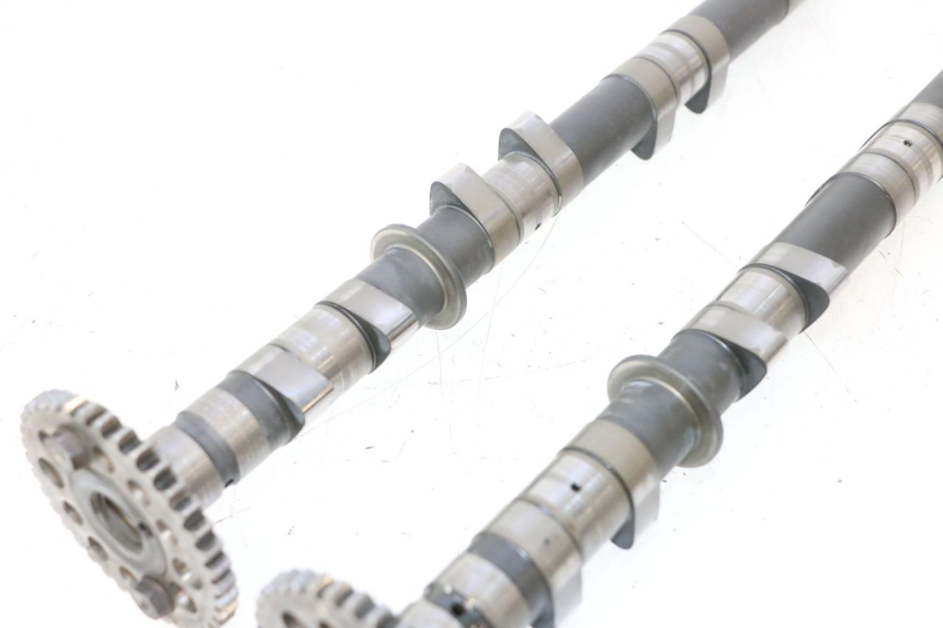 photo de ARBOL LEVAS YAMAHA FJR 1300 (2001 - 2005) - Primer plano de alta resolución