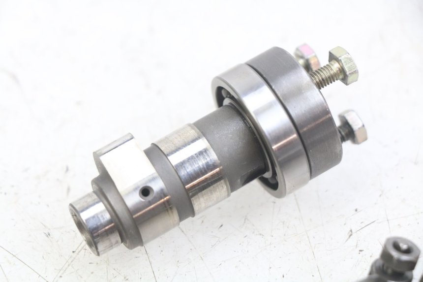 photo de ÁRBOL DE LEVAS YCF PILOT 125 - Otra perspectiva