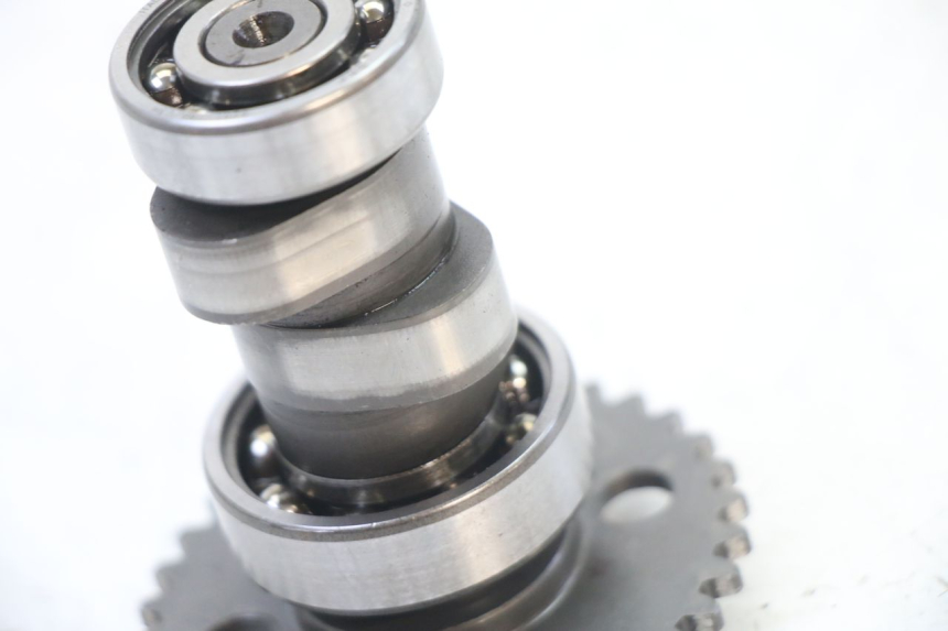 photo de ARBOL LEVAS PEUGEOT SATELIS 125 (2013 - 2018) - Detalles de los puntos de fijación