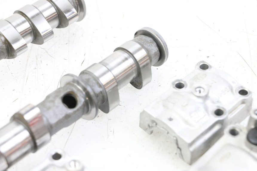 photo de ARBOL LEVAS YAMAHA TDM ABS 900 (2002 - 2014) - Detalles de los puntos de fijación