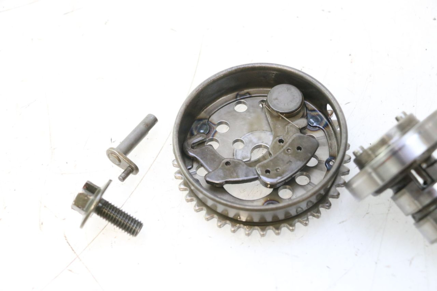 photo de ARBOL LEVAS YAMAHA XMAX X-MAX 125 (2006 - 2009) - Primer plano técnico