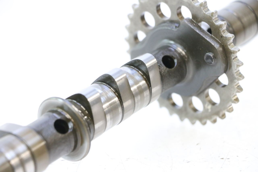 photo de ARBOL LEVAS ADMISION YAMAHA YZF R GENESIS 750 (1993 - 1998) - Primer plano de alta resolución