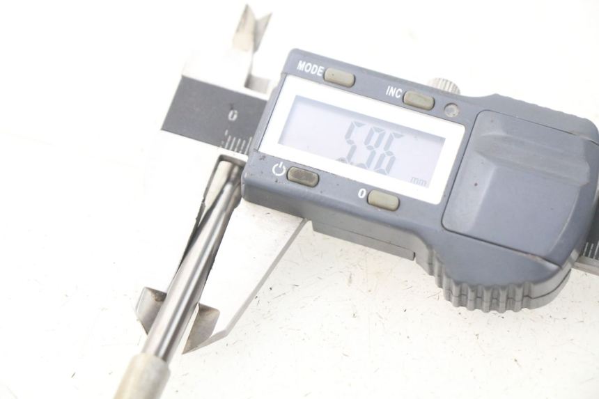 photo de EMBRAGUE EJE SUZUKI RV VAN VAN 125 (2003 - 2008) - Primer plano técnico