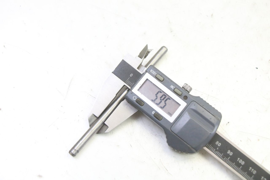 photo de EMBRAGUE EJE SUZUKI SV S 650 (2003 - 2009) - Primer plano técnico