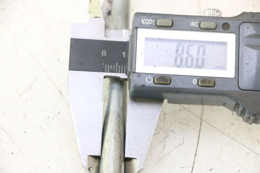 photo de EMBRAGUE EJE YAMAHA XJR 1300 (1998 - 2002) - Primer plano técnico