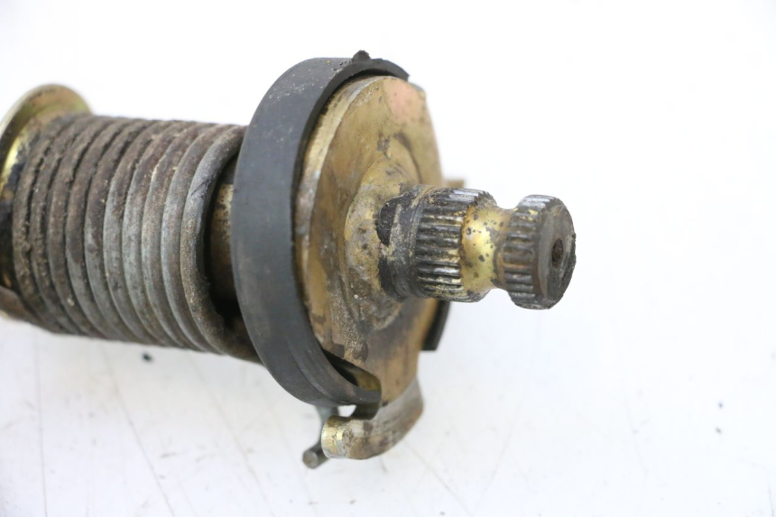 photo de EJE PEDAL ARRANQUE PEUGEOT 103 SPX CLIP 50 (1989 - 1992) - Primer plano técnico