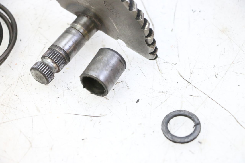 photo de EJE PEDAL ARRANQUE PEUGEOT CITYSTAR 50 (2013 - 2017) - Primer plano técnico