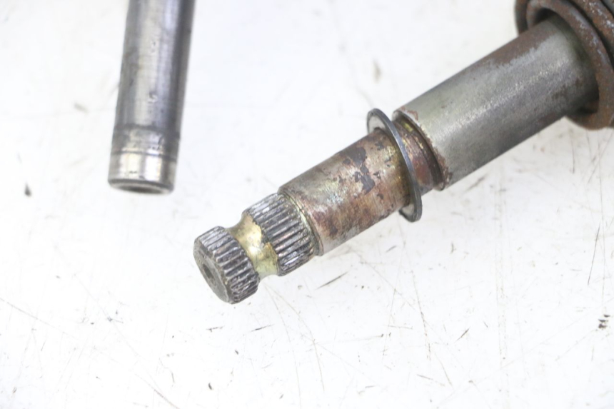 photo de EJE PEDAL ARRANQUE SYM FIDDLE 125 (2008 - 2010) - Otra perspectiva