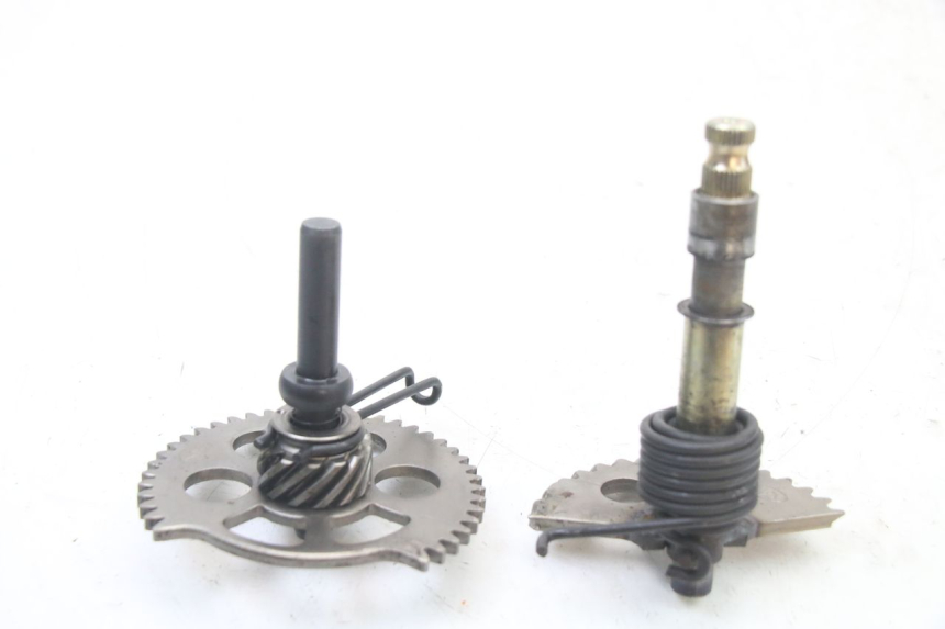 photo de EJE PEDAL ARRANQUE LONGJIA SHARPY 125 (2020 - 2024) - Zoom estado de uso