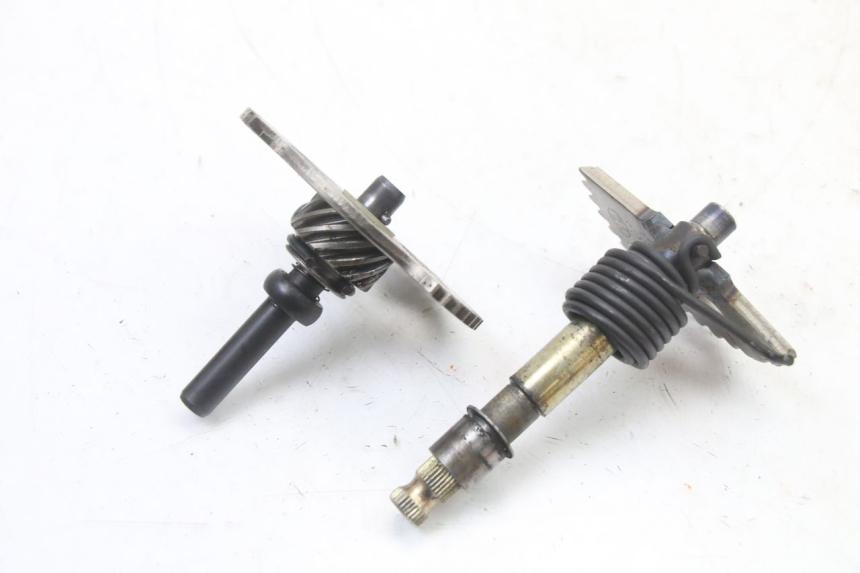 photo de EJE PEDAL ARRANQUE LONGJIA SHARPY 125 (2020 - 2024) - Otra perspectiva