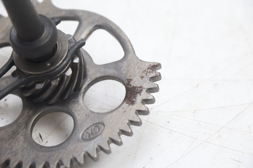 photo de EJE PEDAL ARRANQUE YIYING RETRO 125 (2008 - 2018) - Primer plano técnico