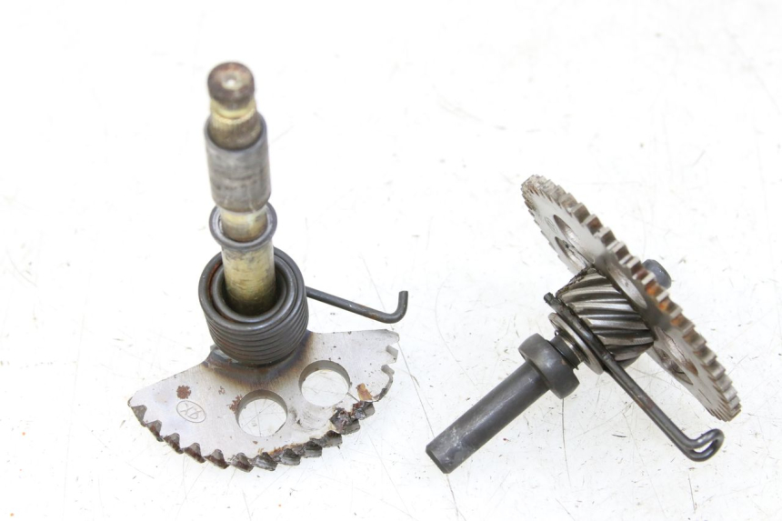 photo de EJE PEDAL ARRANQUE RAZZO STEED 125 (2012 - 2018) - Otra perspectiva