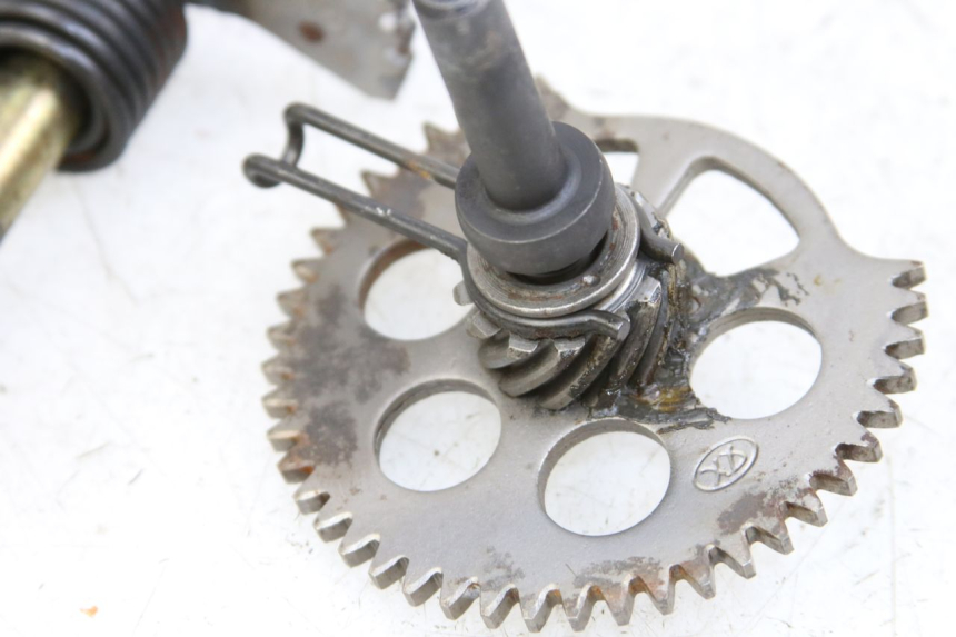 photo de EJE PEDAL ARRANQUE RAZZO STEED 125 (2012 - 2018) - Primer plano técnico