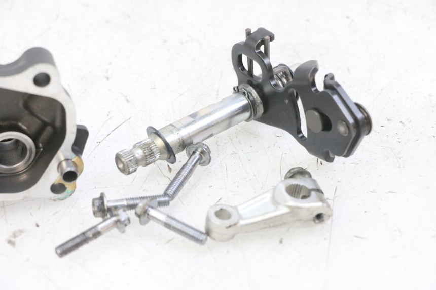 photo de EJE ENGRANAJE HONDA CB R 1000 (2018 - 2023) - Zoom estado de uso