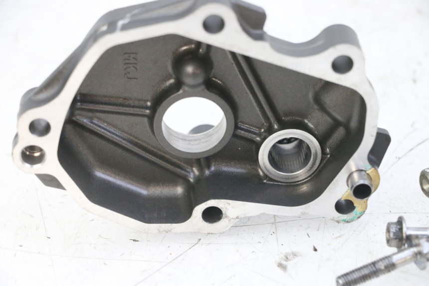 photo de EJE ENGRANAJE HONDA CB R 1000 (2018 - 2023) - Primer plano técnico