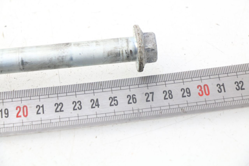 photo de EJE BRAZO OSCILANTE HONDA CA REBEL 125 (1995 - 2001) - Detalle de la pieza