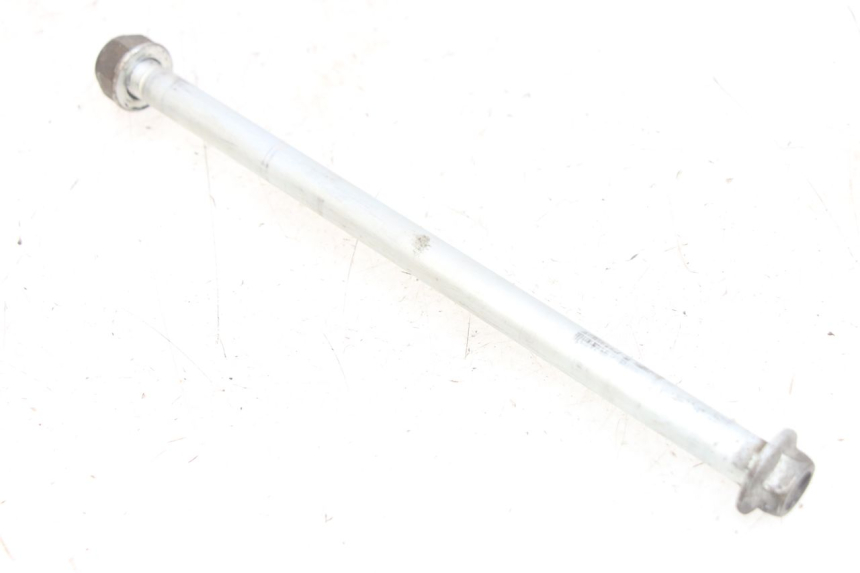 photo de EJE BRAZO OSCILANTE HONDA CA REBEL 125 (1995 - 2001) - Primer plano técnico