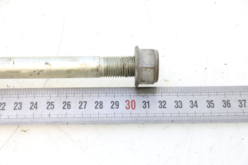 photo de EJE BASCULANTE HONDA CB TWO FIFTY 250 (1991 - 2002) - Primer plano técnico