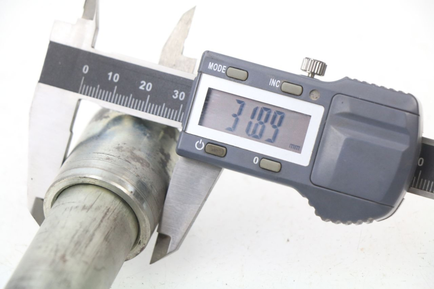 photo de EJE BASCULANTE HONDA CBR 929 RR FIREBLADE 900 (2000 - 2001) - Otra perspectiva