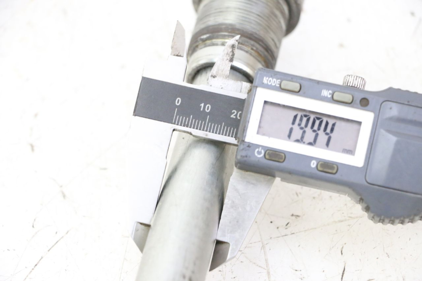 photo de EJE BASCULANTE HONDA CBR RR FIREBLADE 900 (1992 - 1994) - Otra perspectiva