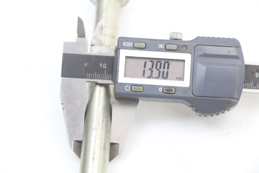 photo de EJE BASCULANTE SHERCO CITY CORP 125 (2003 - 2007) - Primer plano técnico