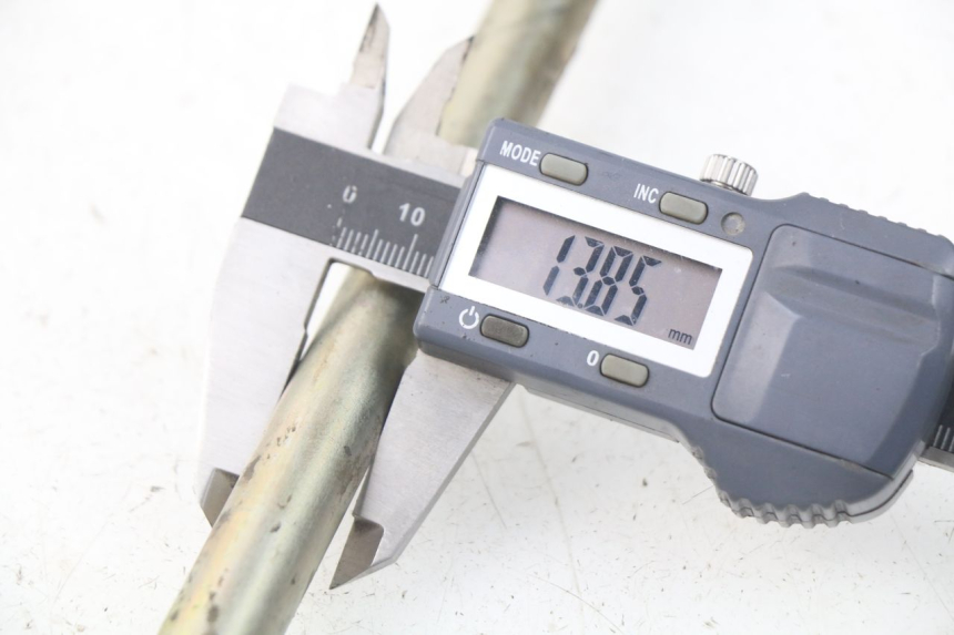 photo de EJE BASCULANTE HYOSUNG COMET GTR 125 (2007 - 2014) - Zoom estado de uso