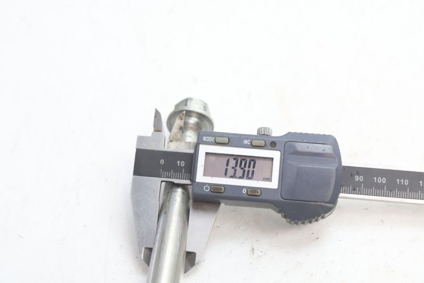 photo de EJE BASCULANTE HM HONDA DERAPAGE 50 (2007 - 2009) - Primer plano técnico
