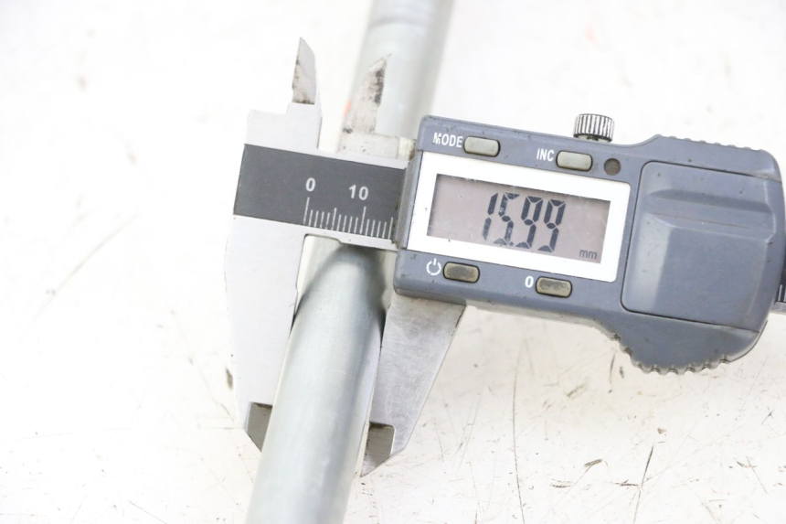 photo de EJE BASCULANTE YAMAHA FJ 36Y 1100 (1984 - 1985) - Otra perspectiva