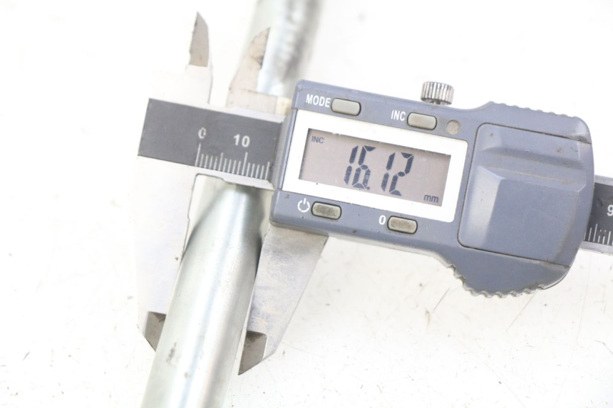 photo de EJE BRAZO OSCILANTE YAMAHA FJ 3CX 1200 (1986 - 1996) - Otra perspectiva