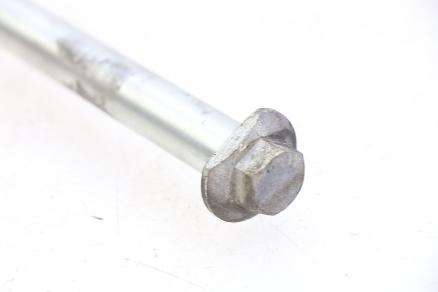 photo de EJE BRAZO OSCILANTE YAMAHA FJ 3CX 1200 (1986 - 1996) - Primer plano técnico