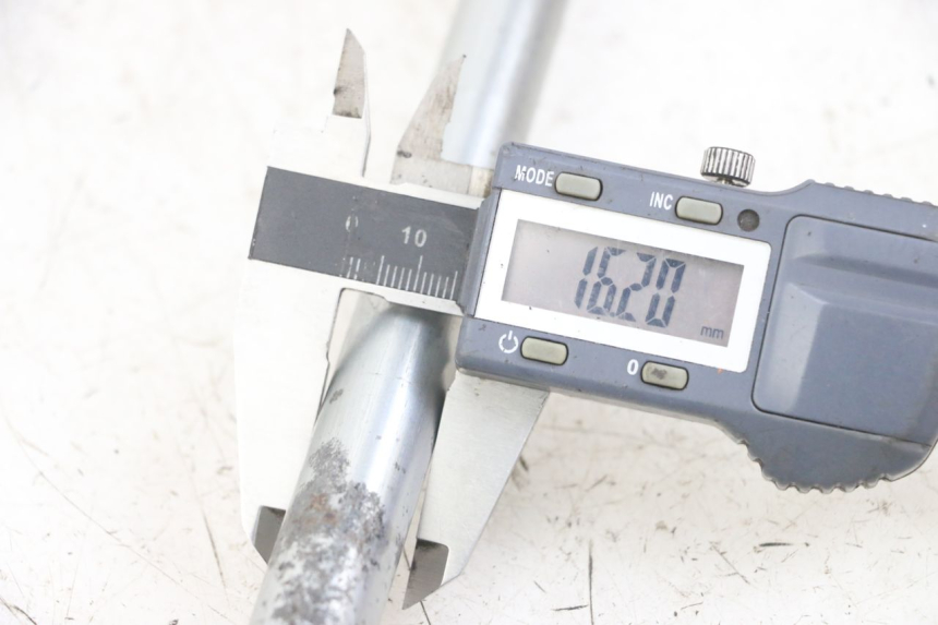 photo de EJE BRAZO OSCILANTE YAMAHA FJ 3CX 1200 (1986 - 1996) - Otra perspectiva