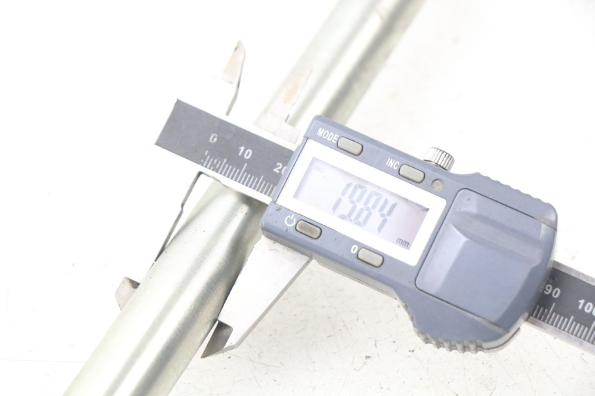 photo de EJE BASCULANTE YAMAHA FJR ABS 1300 (2006 - 2012) - Otra perspectiva