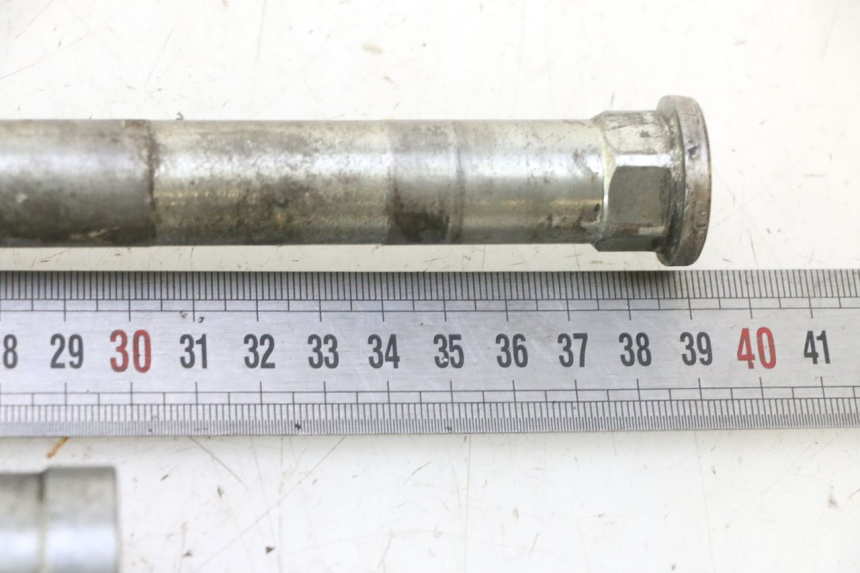 photo de EJE BRAZO OSCILANTE GILERA GP 800 (2007 - 2013) - Estado de la superficie y material