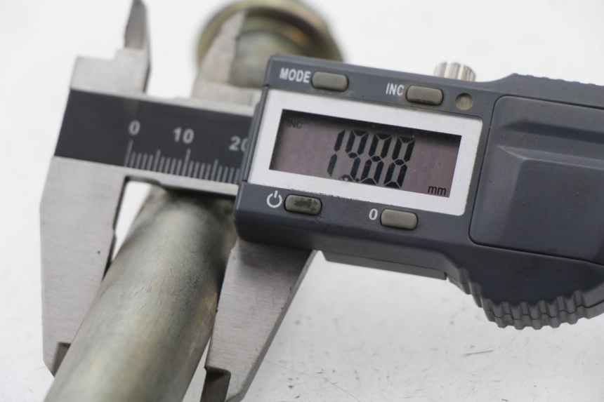 photo de Eje del brazo oscilante SUZUKI GSF N BANDIT 600 (2000 - 2004) - Detalle de la pieza