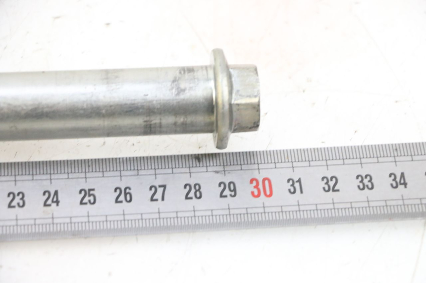 photo de EJE BASCULANTE SUZUKI GSF N BANDIT 600 (1996 - 1999) - Detalle de la pieza