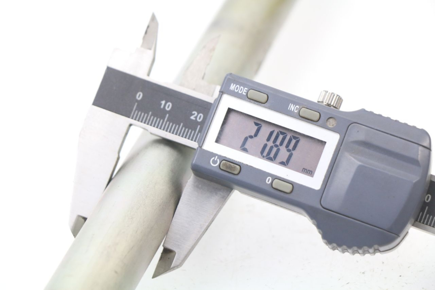 photo de EJE BASCULANTE SUZUKI GSX-R GSXR 600 (2008 - 2010) - Otra perspectiva